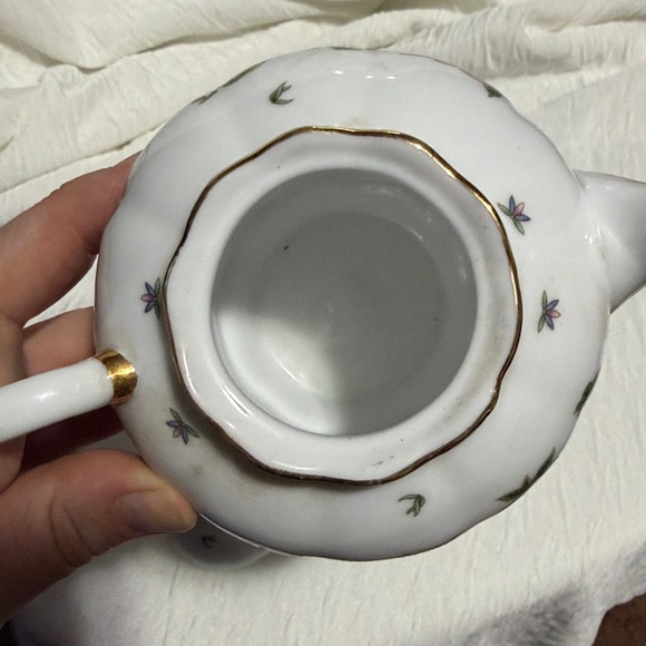 White Teapot with Fruit Design - Picture 3 of 4